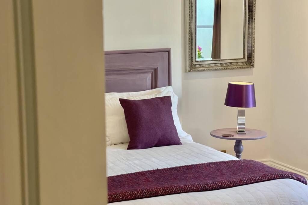 Lavender Apartment - Spacious Apartment Close To The Beach Deal Ngoại thất bức ảnh